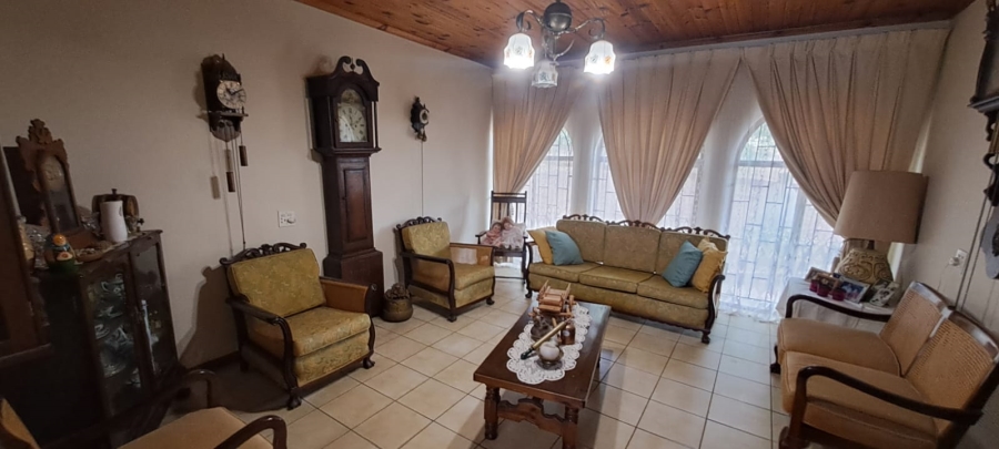 5 Bedroom Property for Sale in Aurora Western Cape